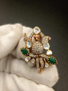 Broches en forme d'oiseau plaquées or AMAIRA JEWELS, avec cristaux et strass, feuilles vertes, accessoire de mode unisexe, cadeau pour vêtements - Product Image 1