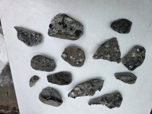อะโพฟิลไลต์สีเขียวธรรมชาติคุณภาพสูง พร้อมคริสตัลสติลไบต์สีส้ม กลุ่มผลึกเพชร ตัวอย่างแร่ดิบ ขายส่งจำนวนมากจากจีน - Product Image 1