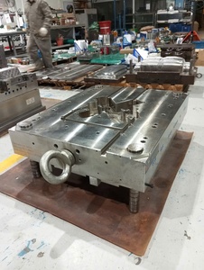 Moldes de Inyección de Acero Hechos en Vietnam para Piezas de Plástico de Vehículos HANOI MOULD TECHNOLOGY Modelo HN24 Exportado a EE. UU. y Europa - Product Image 6