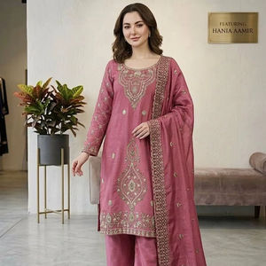 Traje de Seda Gmy Completamente Cosido para Bodas con Elegante Dupatta - Product Image 1