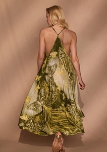 Vestido largo maxi con cuello halter, diseño sin espalda y bajo acampanado, atuendo de fiesta para mujer, varios colores. - Product Image 3