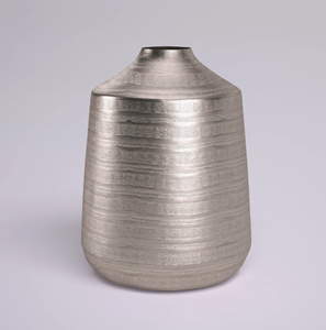 Jarrón Decorativo de Metal con Diseño de Rayas, Acabado Plateado Cepillado, para Sala de Estar y Decoración de Eventos, Directo de Fábrica - Product Image 1