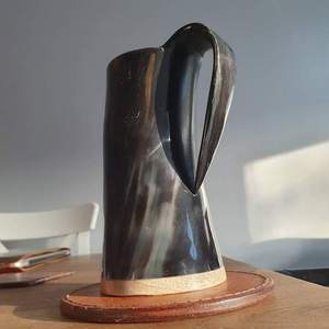 Mug en corne de buffle fait main, forme naturelle, thème animal sculpté, objet d'art de collection, artisanat buraq - Product Image 3