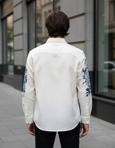 เสื้อเชิ้ตผู้ชายผ้าลินินพรีเมียมพิมพ์ลายดอกไม้ แขนยาว ทรงปกติ ปกเสื้อแบบสเปรด ติดกระดุม ดีไซน์เนอร์แฟชั่นลำลอง - Product Image 6