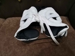 Protège-têtes de sparring blancs personnalisés à lacets réglables No Boxing No Life pour la protection professionnelle des combats et de l'entraînement - Product Image 2
