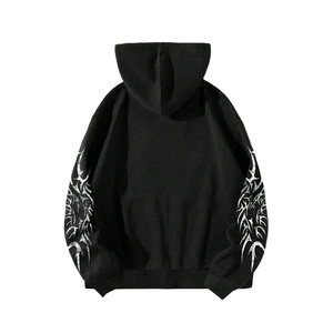 Sudadera con capucha gótica negra para hombre al por mayor con estampado tribal blanco, ajuste regular, de algodón tejido, estilo otoño - Product Image 2