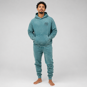 Survêtement streetwear pour homme, effet usé, tissu résistant, design moderne, coupe confortable et apparence élégante pour le quotidien. - Product Image 1
