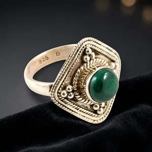 Anillo de plata de ley 925 con malaquita verde geométrica vintage, engaste en bisel, unisex, para uso diario. - Product Image 5