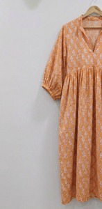 Robe mi-longue trapèze pour femme indienne, faite à la main, 100 % coton, motif floral tie-dye, taille naturelle, respirante, écologique, idéale pour l'été et les occasions formelles - Product Image 3