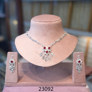 Conjunto de Collar y Pendientes Florales Chapados en Oro de Comoras, Francia, con Anillo Ajustable, Joyería de Moda Tradicional al por Mayor, Modelo No. 2308 - Product Image 4