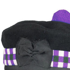 Gorro Balmoral de Lana Original Negro, Morado y Verde, Hecho a Mano en Escocia, con Pompón y Pluma, Sombreros Tradicionales - Product Image 3
