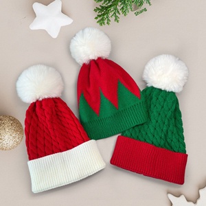 Chapeaux en tricot pour enfants avec pompons, thème Noël et elfes - Product Image 5