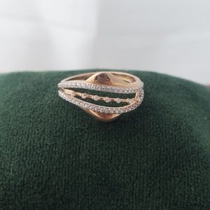 Anillo de Oro Sólido de 18K con Diamantes, Diseño Cruzado Infinito, Elegante y Minimalista, para Mujer, Acabado Pulido, Fino - Product Image 3