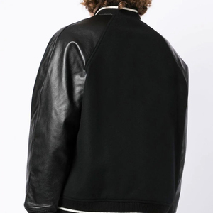 Veste varsity noire pour homme avec broderie U blanche, manches en cuir PU, fermeture à boutons, style preppy, col rabattu, pour l'automne - Product Image 2