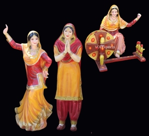 Ensemble de 7 statues culturelles punjabi – Sculptures d'art populaire Bhangra Giddha pour la décoration de mariages indiens et le style des événements thématiques - Product Image 3