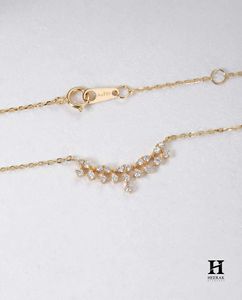 Collier statement en or et diamants, pendentif élégant en grappe de pierres multiples, bijoux fins de luxe en or 18 carats pour femmes - Product Image 6
