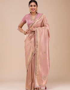 Sari en soie dorée traditionnel KV pour femme, orné de pierres, idéal pour les occasions festives d'automne - Product Image 6