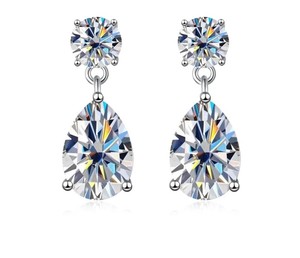 Boucles d'oreilles classiques solitaires en diamant, 2 carats, clarté VS SI, taille poire, diamant HPHT, bijoux certifiés IGI - Product Image 1