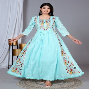 Elegante Conjunto de Kurta Anarkali de Algodón Azul Agua con Bordado Intrincado y Dupatta para Bodas, Playa, Festividades, Estilo Étnico - Product Image 1