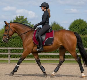 Tapis de selle pour cheval western avec poches de rangement |   Tapis de selle équestre matelassé |   Tapis d'équitation doublé en polaire en gros - Product Image 2