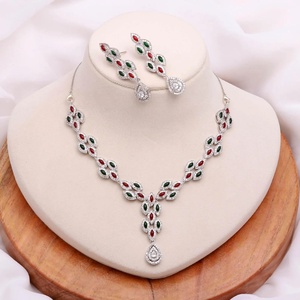 Conjunto de Collar de Rubí y Esmeralda al por Mayor, Chapado en Oro, Latón, Joyería Fina, Proveedor, Colección de Boda, Joyería Nupcial - Product Image 2