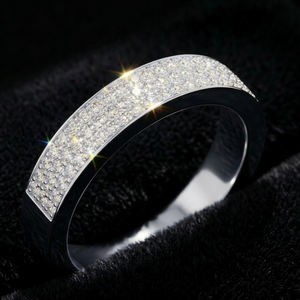 Aniva RNP02 Anillo de Eternidad Moderno para Hombre, Oro Blanco de 18K, Diamantes Cultivados en Laboratorio EF VVS, Triple Hilera, Pavé Completo, Certificado IGI - Product Image 3