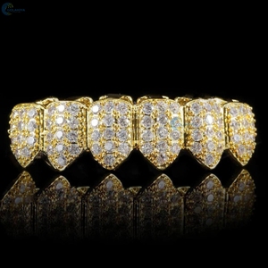 Grillz en or jaune 14 carats entièrement sertis de diamants de laboratoire VVS1, ensemble haut et bas pour hommes - Product Image 4