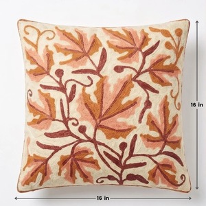 Housse de coussin brodée au point Crewel du Cachemire — Feuille d'érable automnale ivoire - Product Image 6