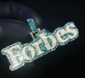 Pendentif de luxe plaqué or style hip-hop avec finition argentée et détails inspirés de la mode brillante - Product Image 2