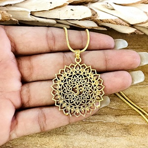 Pendentif Om Bohème Préféré du Marché, Bijoux Spirituels en Laiton pour Femme, Plaqué Or 18 carats, Charme Mandala Sacré en Filigrane, Vente en Gros OEM ODM - Product Image 2