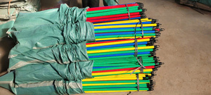 Balai léger et durable à manche en bois coloré, 25-34 pouces, en fibres de maïs, poils rigides non tressés, pour le nettoyage de la maison, des toilettes et des sols - Product Image 1