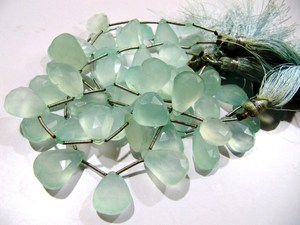 Perles de chalcédoine aqua en forme de poire, taille 10x15mm à 12x16mm, vendues par brins de 8 à 9 pouces - Product Image 3