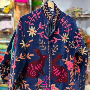 Chaqueta de algodón Suzani hecha a mano en India, chaqueta corta bordada a mano, abrigo unisex, chaqueta corta Suzani hecha a mano - Product Image 4
