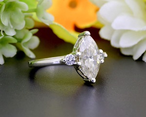 Anillo de Compromiso Clásico con Tres Diamantes de Corte Brillante para Mujer, Chapado en Oro de 14K, Certificado IGI, Joyería para Aniversario de Bodas - Product Image 3