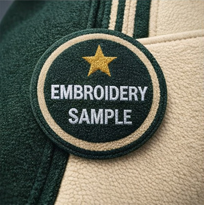 Vestes varsity pour hommes avec col rabattu, logo personnalisé et patchs brodés en chenille sur mesure, commandes en gros OEM. - Product Image 3
