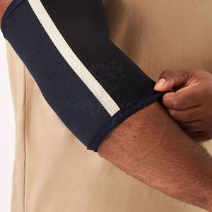 Mangas de compresión transpirables y ligeras para soporte de codo en fitness, levantamiento de pesas y rendimiento deportivo activo. - Product Image 3