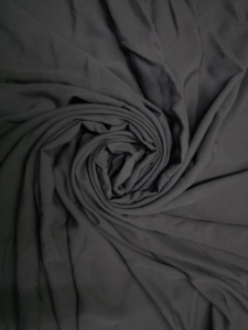 Tissu en mousseline tricoté warp écologique de qualité supérieure, doux, en rouleaux, pour hijab, abaya et vêtements musulmans, vente en gros - Product Image 5