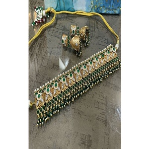 Magnifique ensemble collier ras-du-cou et boucles d'oreilles de luxe en laiton plaqué or avec perles de moissanite, collection pour mariage - Product Image 1