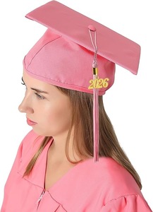 Conjunto de toga, birrete y borla mate para graduación 2026 para escuelas secundarias y licenciaturas. Instrucciones de cuidado: Lavado a máquina, solo limpieza en seco. - Product Image 3