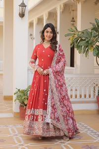 ชุดเดรส Anarkali งานปักลาย Zari ประดับด้วยเลื่อมอย่างสวยงาม สำหรับงานแต่งงานและงานเทศกาลของชาวอินเดีย พร้อมชุดผ้าคลุมไหล่ Dupatta - Product Image 2