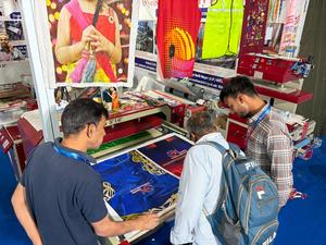 เครื่องรีดร้อนแบบลมอัด 101.6*152.4 ซม. เปิดอัตโนมัติ 1 ด้าน 2 สถานี สำหรับงานซับลิเมชั่น ใช้กับผ้าคลุมที่นอน ผ้าปูที่นอน ผ้าคลุมโซฟา พรม - Product Image 4