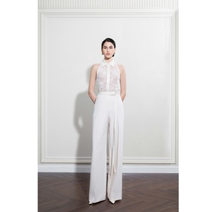 Chemisiers et Blouses Élégants pour Femmes en Gros – Chemise FLEURINE en Maille Florale Broderie Dentelle Durable - Product Image 3