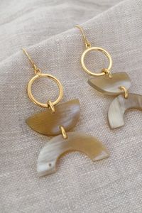 Pendientes de hoja oblonga, morados, las pequeñas cosas de la vida son a veces lo que recogemos y apreciar estas delicadas - Product Image 3