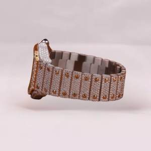 Reloj de Lujo con Logotipo Personalizado, Adornado con Moissanita, Esfera Cuadrada con Números Romanos, Certificado IGI y Claridad VVS - Product Image 2