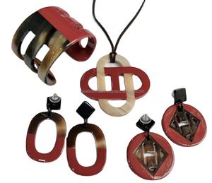 Brazalete de cuerno de búfalo y ágata estilo amor Feng Shui para mujer - Product Image 1