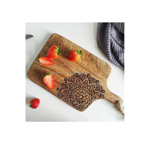 Planche à découper multifonctionnelle en bois massif fabriquée à la main avec un design de luxe moderne et écologique pour la maison et le restaurant - Product Image 3