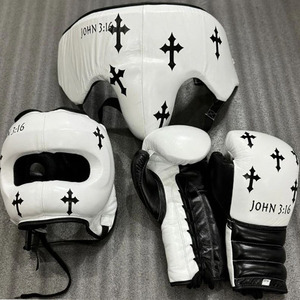 Ensemble de boxe pour adultes de haute qualité : Gants en cuir, protège-tête et protège-guêtres avec attache de poignet, emballage personnalisé pour l'entraînement - Product Image 1