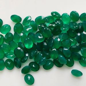 Ónix Verde Natural, Corte Ovalado de 9x7MM, Gema Suelta de la Mejor Calidad para Joyería, Certificado por Red Mountain Gems - Product Image 1
