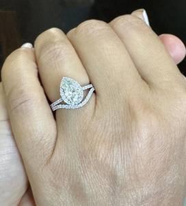Bague Halo Classique à Double Bande Courbe avec Diamant Taillé Poire 1.01CT, Diamant de Laboratoire, Or Blanc Plaqué Platine 14K, pour Femme, Certifié IGI - Product Image 5