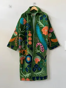 Chaqueta larga vintage de terciopelo verde Suzani bordada con diseño floral, manga larga, ropa de abrigo de invierno para mujer - Product Image 2
